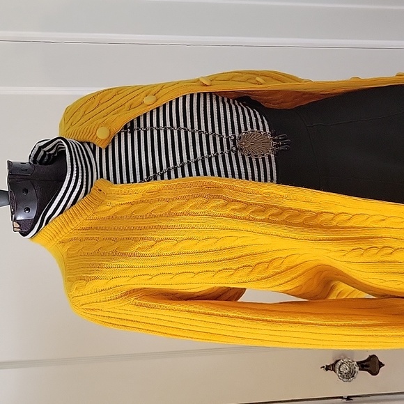 Vintage Golden Cardi - Picture 2 of 10